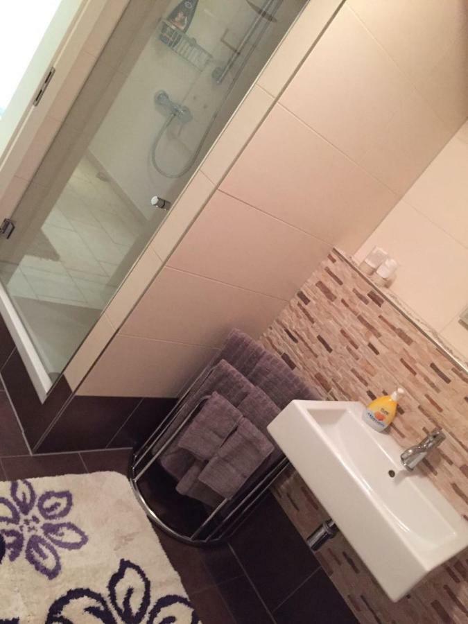 Mi&Ca702 Apartment โคโลญ ภายนอก รูปภาพ